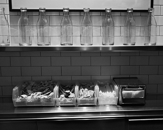 Condiment station, Go Burger