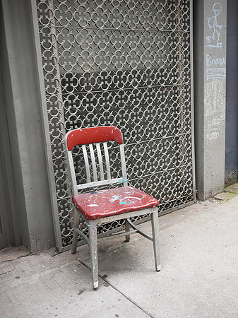 Eine Stuhl in Hell's Kitchen