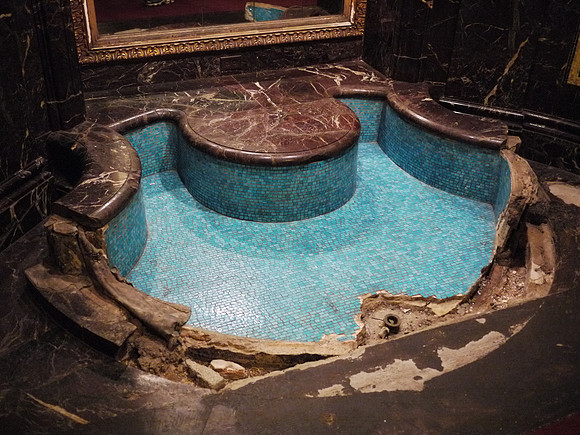 The "Goldfish Pool" at Loew's Jersey Theater