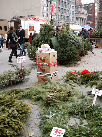 Deck the halls with fine tomatos