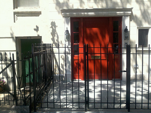 Red door, Yorkville