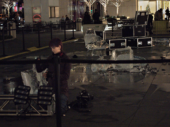 Ice sculpting, Grace Plaza
