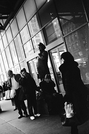 Statue of Ralph Kramden, Port Authority Bus Terminal