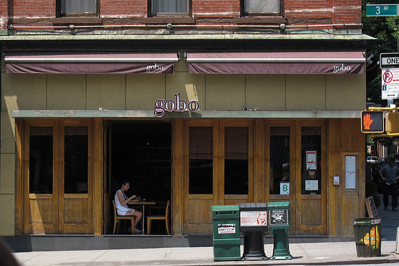 Third Avenue, Yorkville