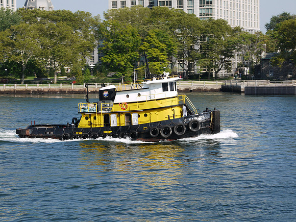 East River: the tug F. Dawson