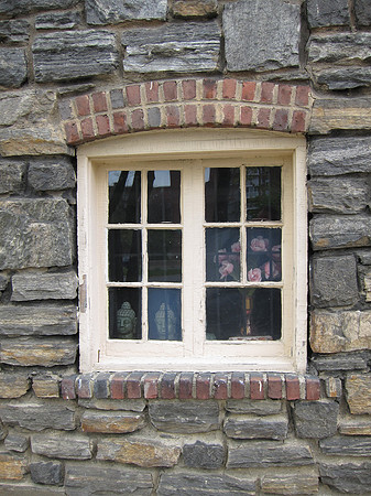 Window, Riverdale