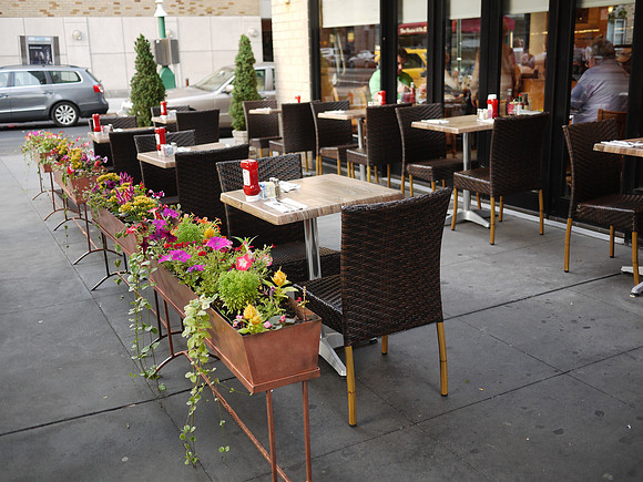 Gracie Mews Diner, Yorkville