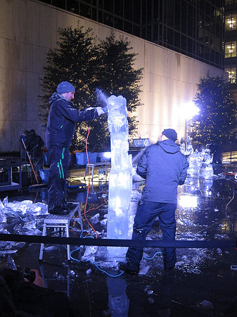 Ice sculptors, Grace Plaza