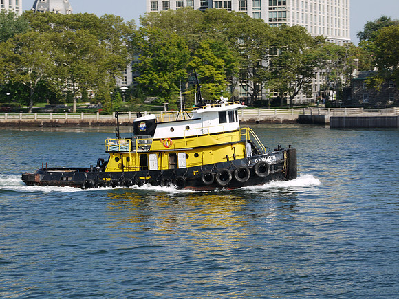 East River: the tug F. Dawson