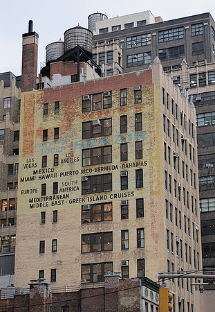 Building advertisements, Fashion District