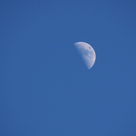 Daytime moon