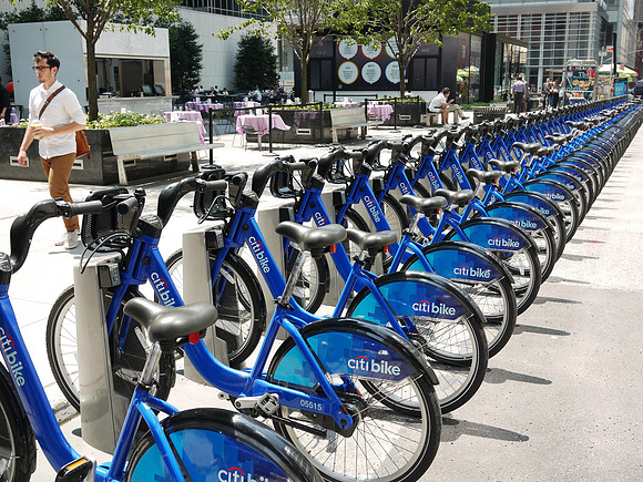 Citibike rack, Grace Plaza